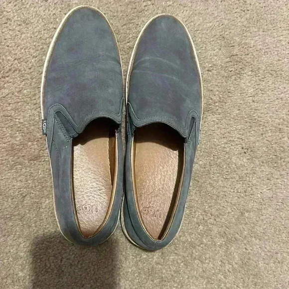 Ugg suede slip on shoes - Picture 6 of 6